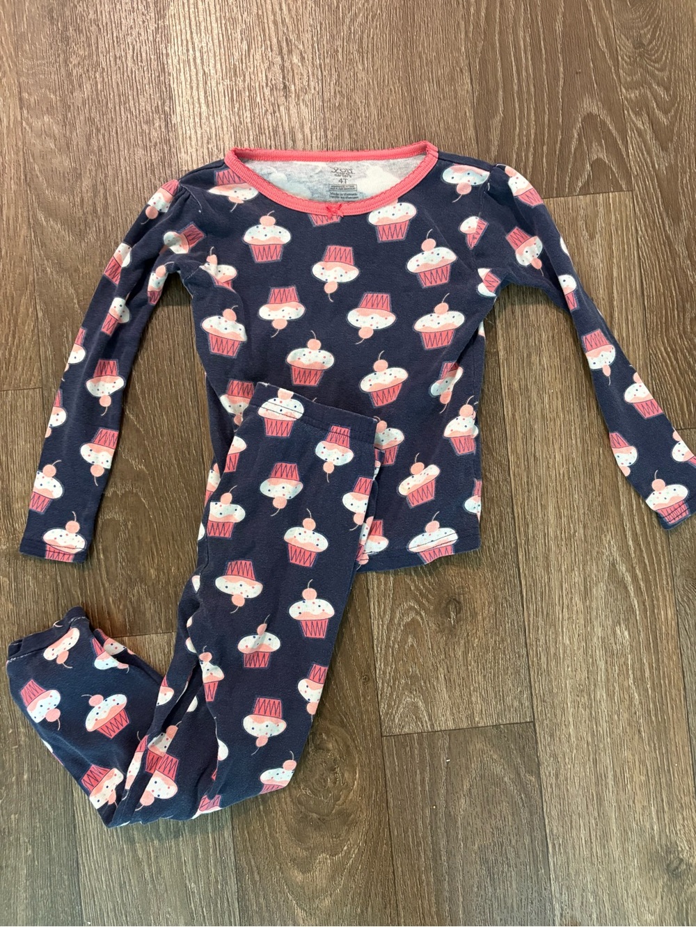 🦄10/$10 Carter's Navy Girls Cupcake Pajama Set